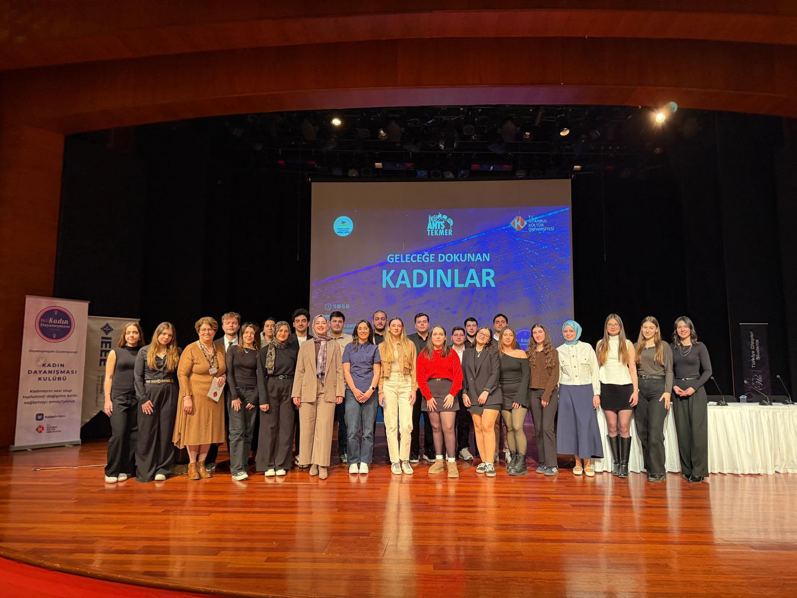 Geleceğe Dokunan Kadınlar